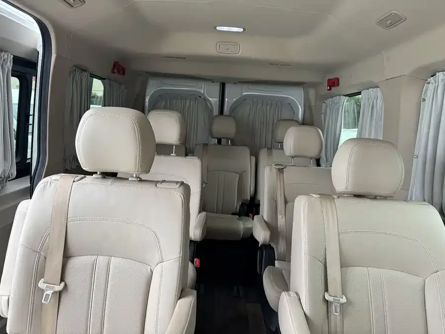 Maxus Xintu V90 Xintu V90 2024 Zhida Operation Edition 2.0T Automatic Rear-wheel Drive Long Axis High-top Rear Single Tire 9 Seaters 2023 — миниатюра 4