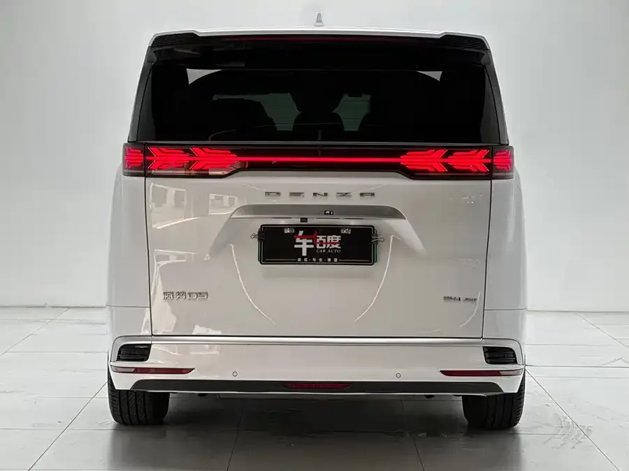 BYD D9 BYD D9 2022 DM-i 970 4WD Flagship Model 2023 — миниатюра 2
