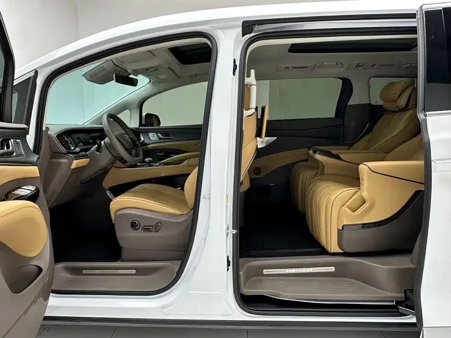 BYD D9 BYD D9 2022 DM-i 970 4WD Flagship Model 2023 — миниатюра 3