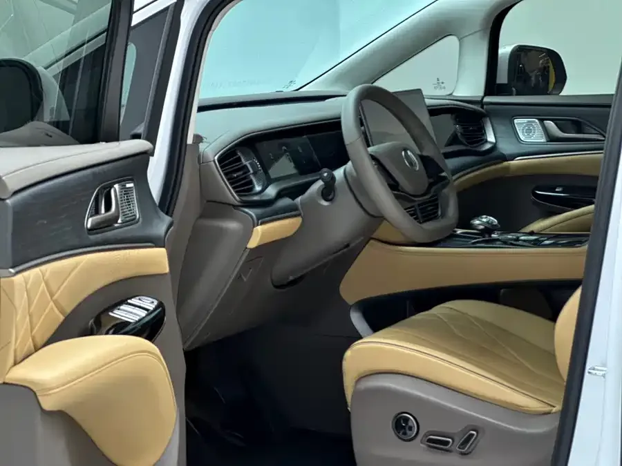 BYD D9 BYD D9 2022 DM-i 970 4WD Flagship Model 2023 — миниатюра 4