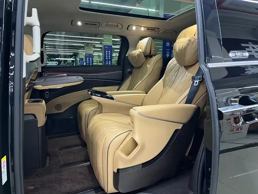 BYD D9 DENZA D9 2024 DM-i 980 4WD Premium Edition 2025 — миниатюра 2
