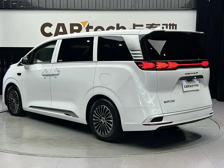 BYD D9 BYD D9 2025 DM-i Intelligent Driving Edition 1020 4WD Premium Edition 2025 — миниатюра 2