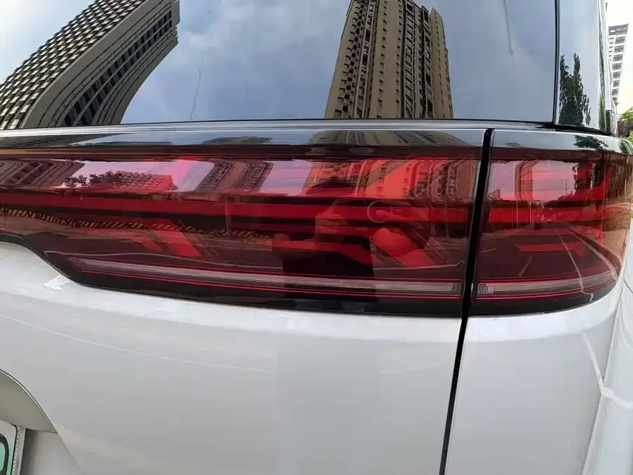 BYD D9 BYD D9 2022 DM-i 970 4WD Flagship Model 2023 — миниатюра 4