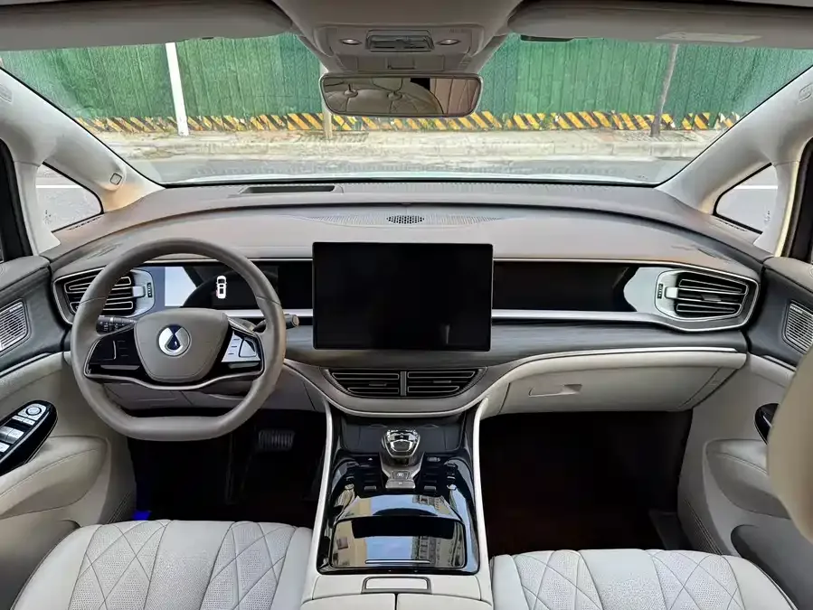 BYD D9 BYD D9 2022 DM-i 970 4WD Flagship Model 2023 — миниатюра 5