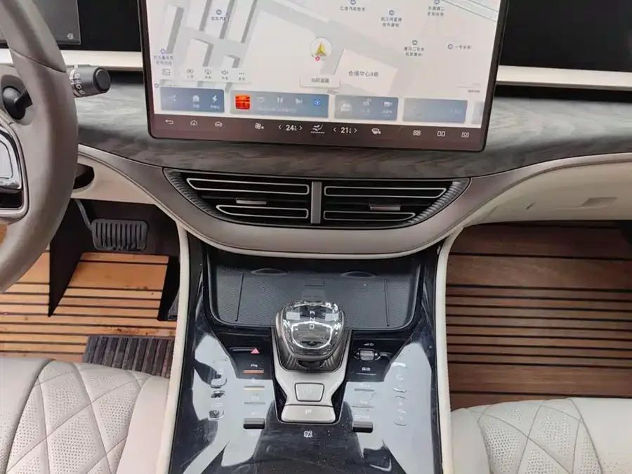 BYD D9 DENZA D9 2022 DM-i 1040 Premium Edition 2023 — миниатюра 4