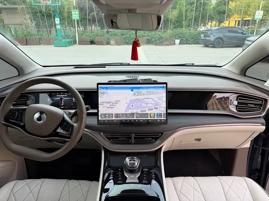 BYD D9 DENZA D9 2022 DM-i 970 4WD Premium Edition 2023 — миниатюра 4
