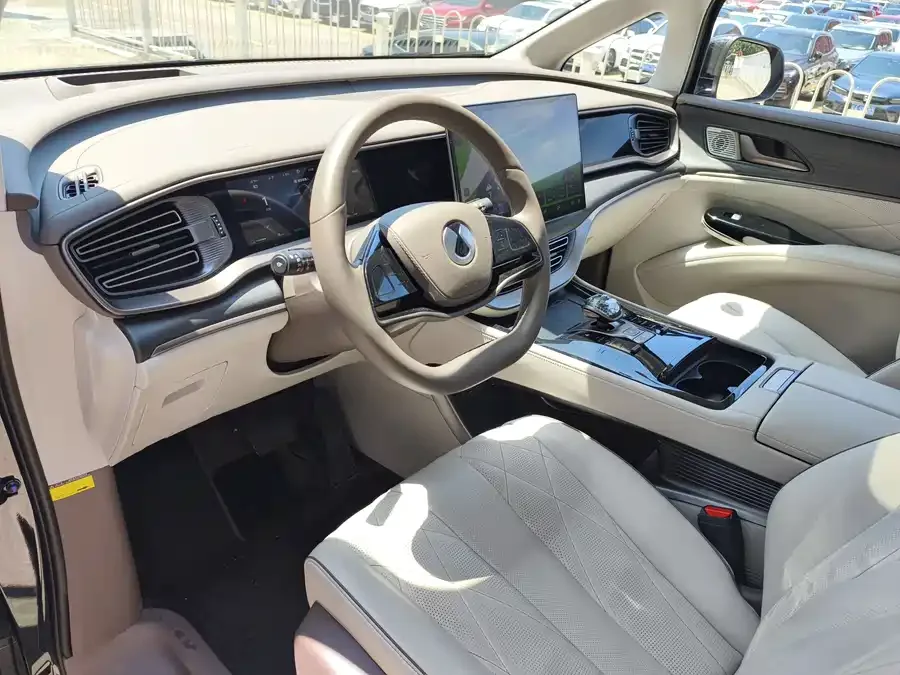 BYD D9 BYD D9 2022 DM-i 970 4WD Flagship Model 2023 — миниатюра 5