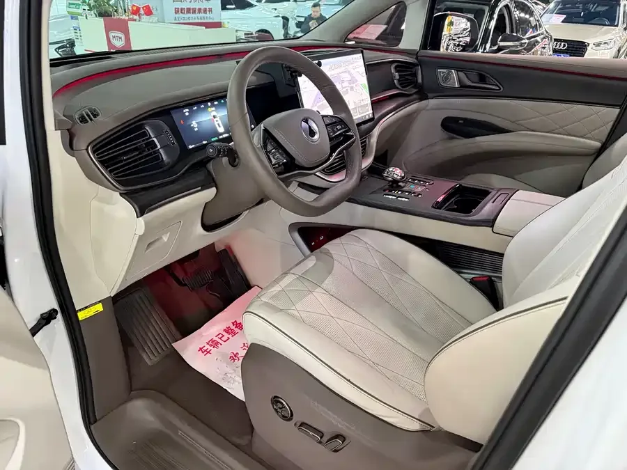 BYD D9 BYD D9 2022 DM-i 970 4WD Flagship Model 2023 — миниатюра 3