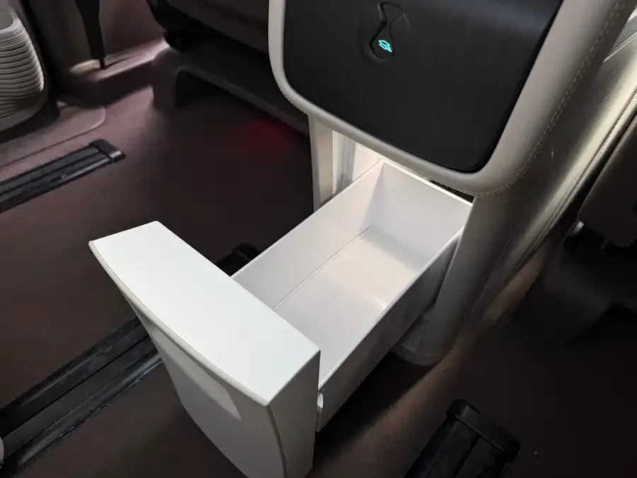 BYD D9 BYD D9 2022 DM-i 970 4WD Flagship Model 2023 — миниатюра 5