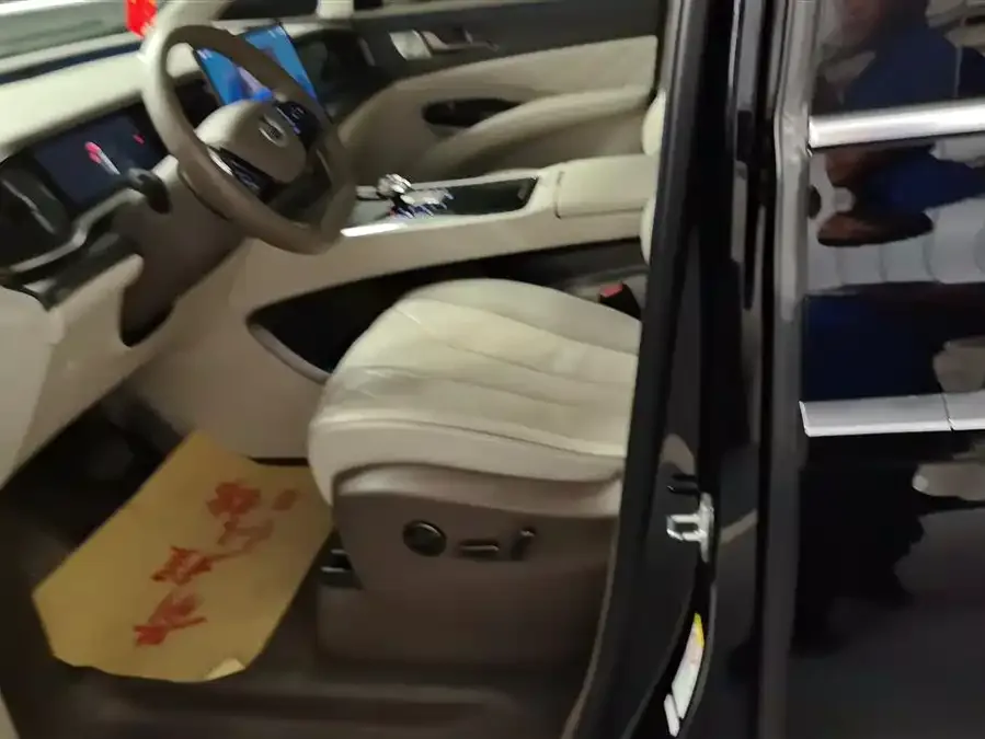 BYD D9 BYD D9 2022 DM-i 970 4WD Flagship Model 2022 — миниатюра 3