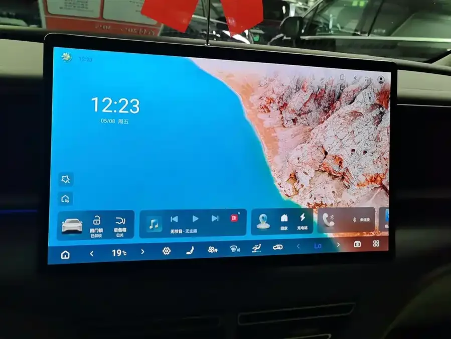 BYD D9 BYD D9 2022 DM-i 970 4WD Flagship Model 2022 — миниатюра 4