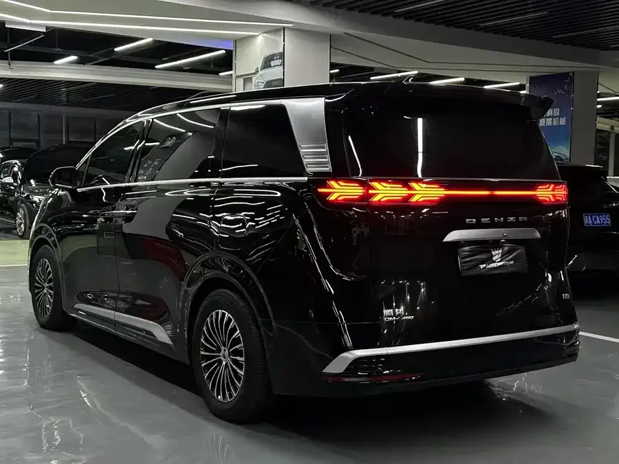 BYD D9 BYD D9 2022 DM-i 970 4WD Flagship Model 2023 — миниатюра 2