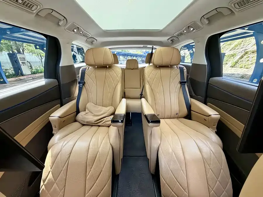 BYD D9 Denza D9 2022 EV 600 4WD Flagship 2023 — миниатюра 4