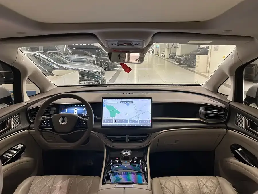 BYD D9 DENZA D9 2022 DM-i 970 4WD Premium Edition 2023 — миниатюра 2