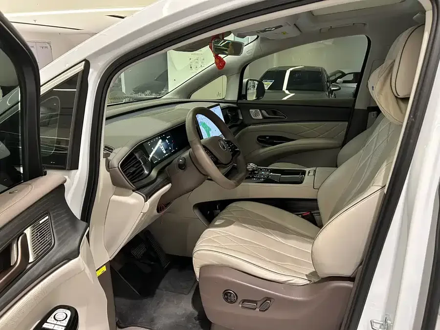 BYD D9 DENZA D9 2022 DM-i 970 4WD Premium Edition 2023 — миниатюра 4