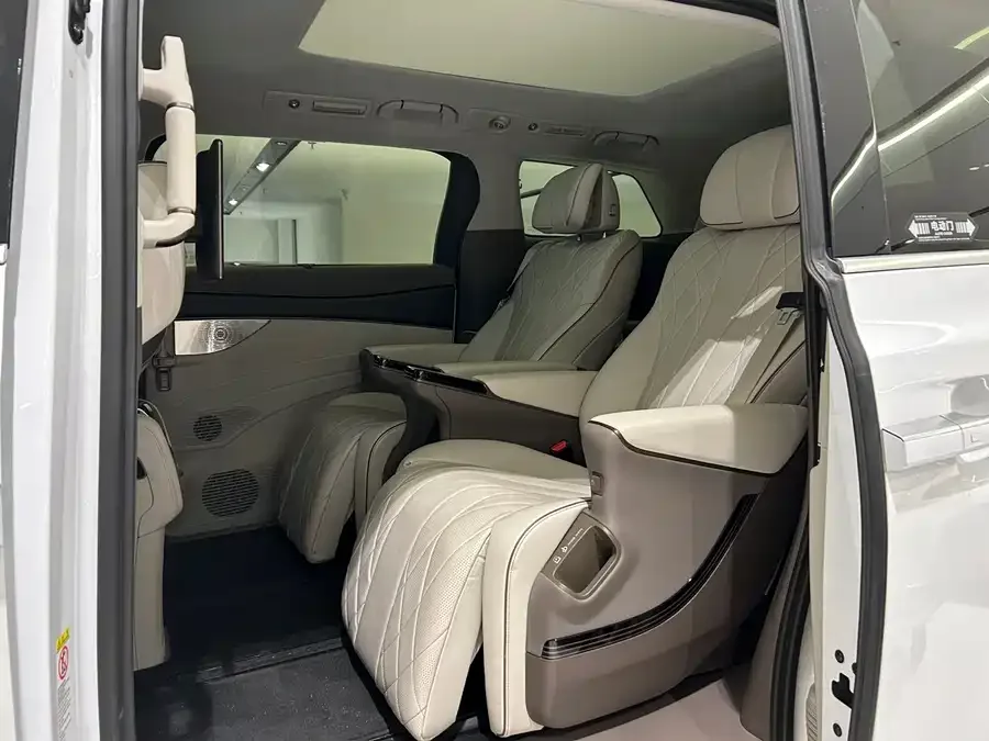 BYD D9 DENZA D9 2022 DM-i 970 4WD Premium Edition 2023 — миниатюра 5