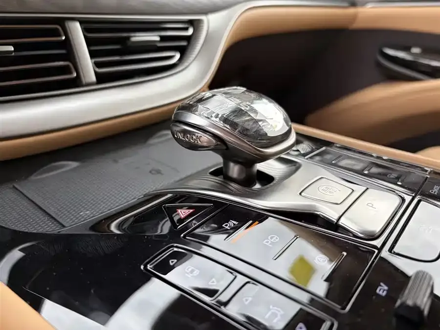 BYD D9 BYD D9 2025 DM-i Intelligent Driving Edition 1020 4WD Premium Edition 2025 — миниатюра 4