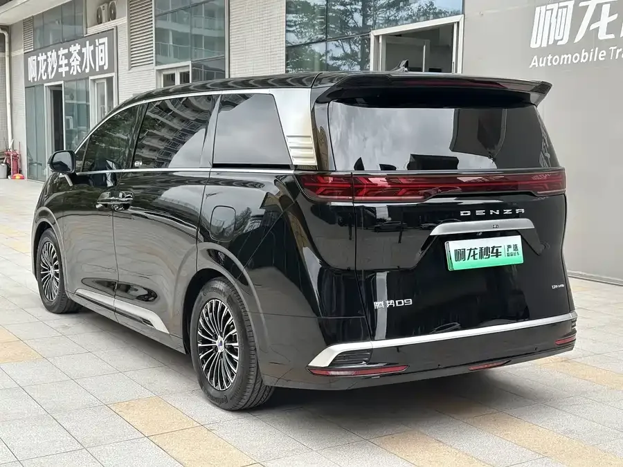 BYD D9 DENZA D9 2024 DM-i 980 4WD Flagship Model 2024 — миниатюра 2