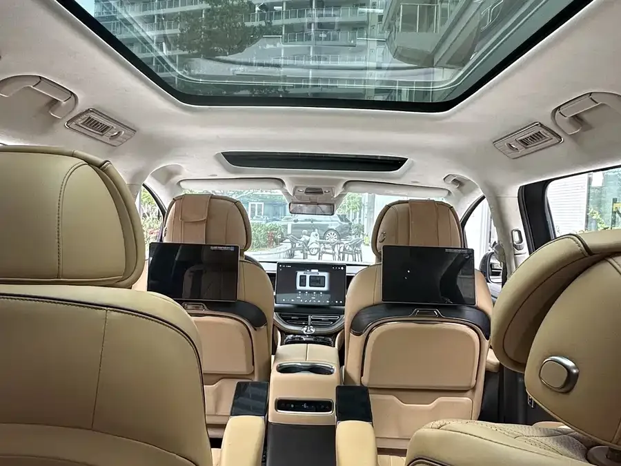 BYD D9 DENZA D9 2024 DM-i 980 4WD Flagship Model 2024 — миниатюра 3