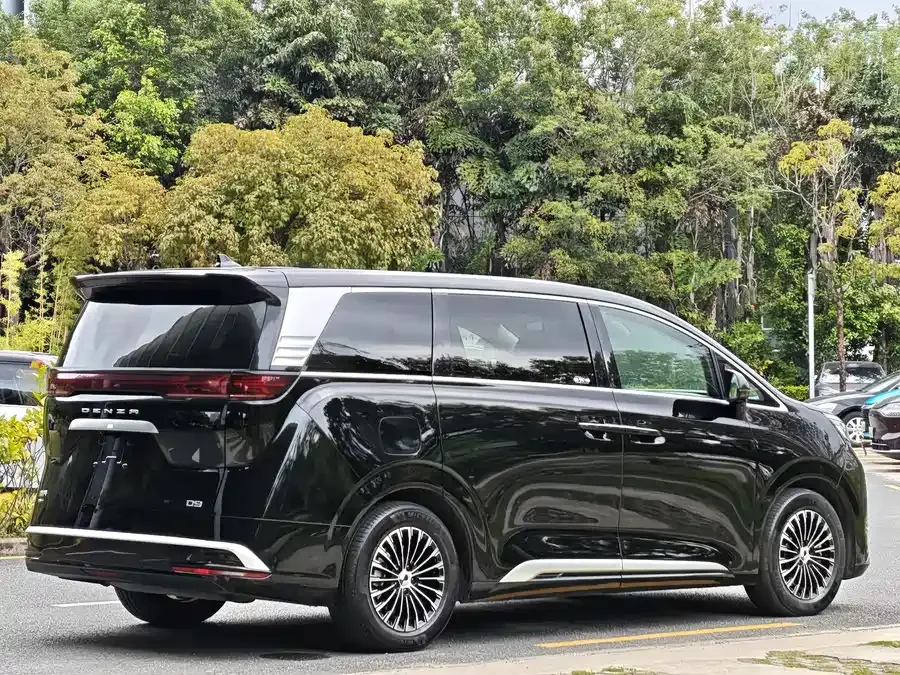 BYD D9 DENZA D9 2022 DM-i 945 Luxury Edition 2024 — миниатюра 2