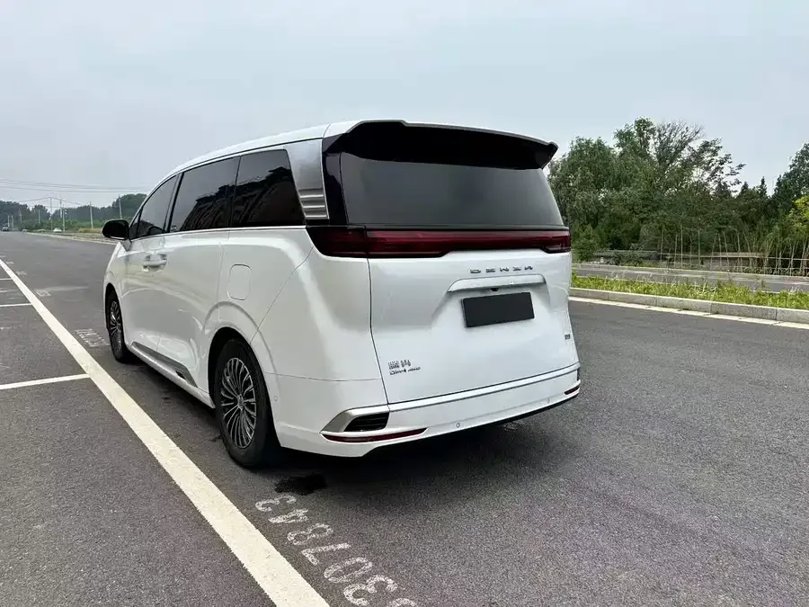 BYD D9 BYD D9 2022 DM-i 970 4WD Flagship Model 2023 — миниатюра 3