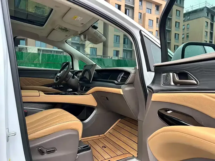 BYD D9 BYD D9 2022 DM-i 970 4WD Flagship Model 2023 — миниатюра 4