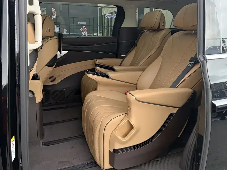 BYD D9 DENZA D9 2024 DM-i 980 4WD Flagship Model 2024 — миниатюра 2