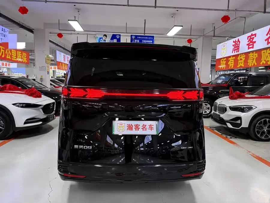 BYD D9 DENZA D9 2024 DM-i 980 4WD Flagship Model 2024 — миниатюра 2
