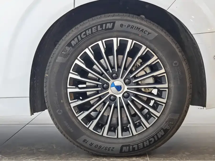 BYD D9 BYD D9 2022 DM-i 970 4WD Flagship Model 2023 — миниатюра 3