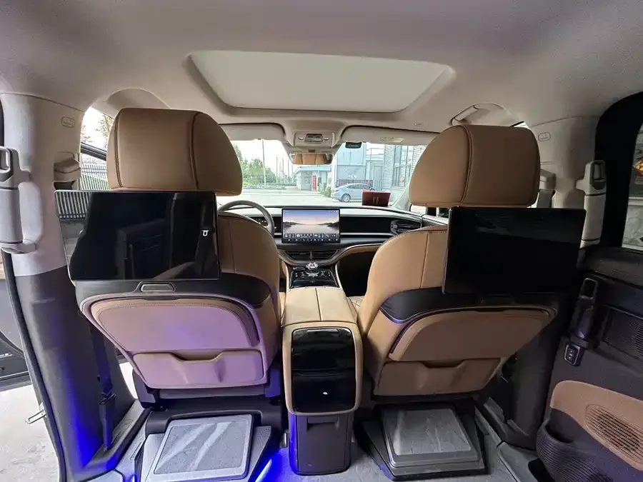 BYD D9 DENZA D9 2024 DM-i 980 4WD Premium Edition 2024 — миниатюра 5