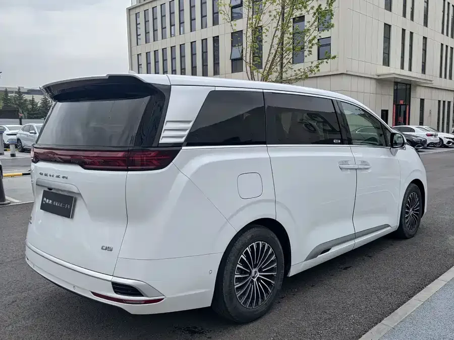BYD D9 BYD D9 2022 DM-i 970 4WD Flagship Model 2022 — миниатюра 3