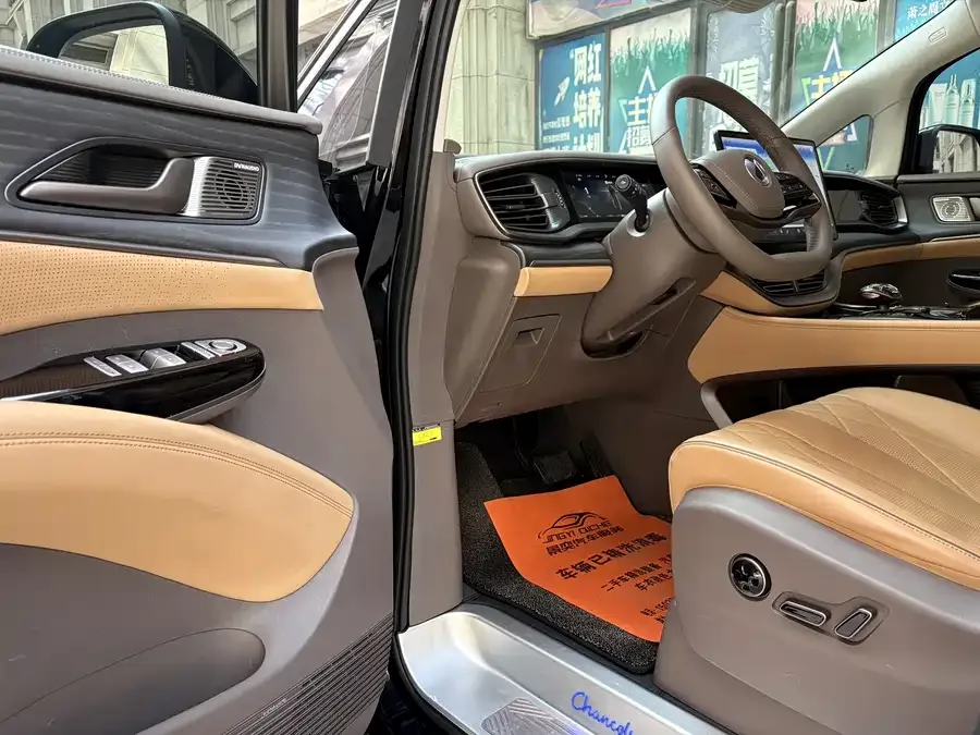 BYD D9 BYD D9 2022 DM-i 970 4WD Flagship Model 2023 — миниатюра 3