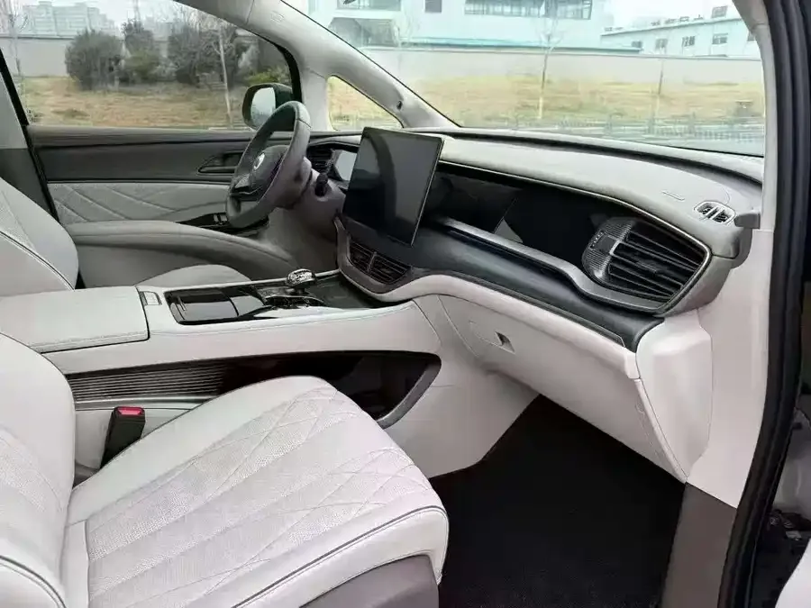 BYD D9 BYD D9 2022 DM-i 970 4WD Flagship Model 2023 — миниатюра 2