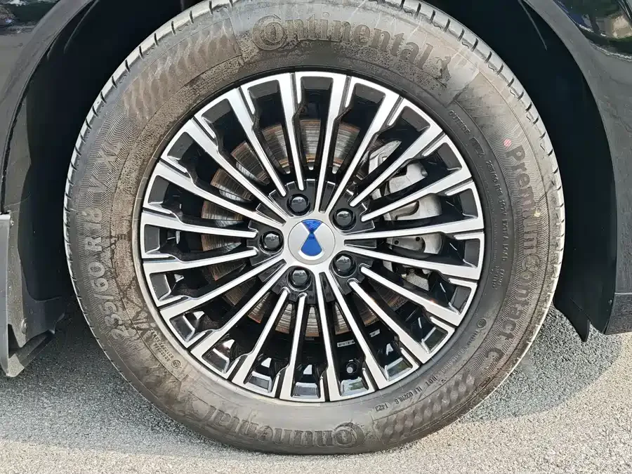 BYD D9 BYD D9 2022 DM-i 970 4WD Flagship Model 2023 — миниатюра 2