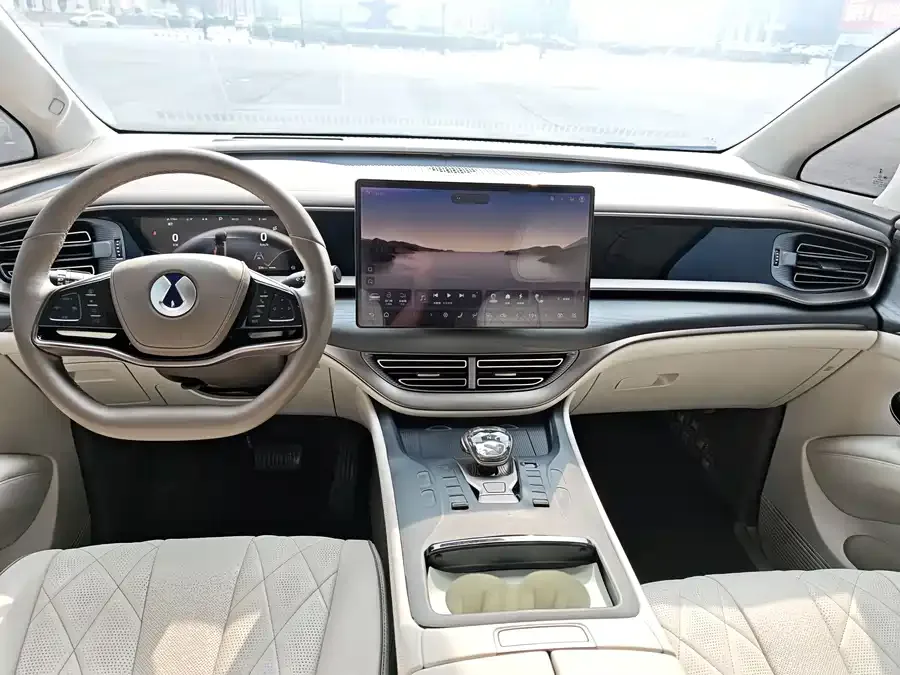 BYD D9 BYD D9 2022 DM-i 970 4WD Flagship Model 2023 — миниатюра 3