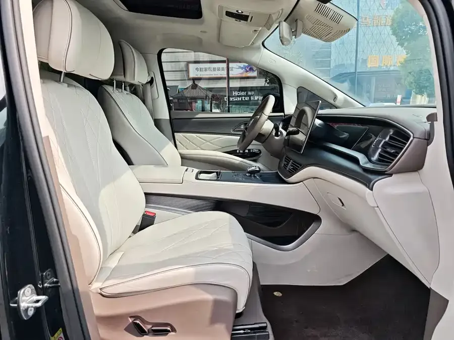 BYD D9 BYD D9 2022 DM-i 970 4WD Flagship Model 2023 — миниатюра 4