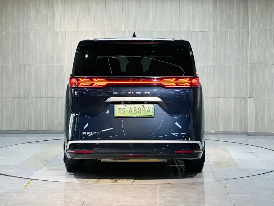 BYD D9 BYD D9 2022 DM-i 970 4WD Flagship Model 2023 — миниатюра 2