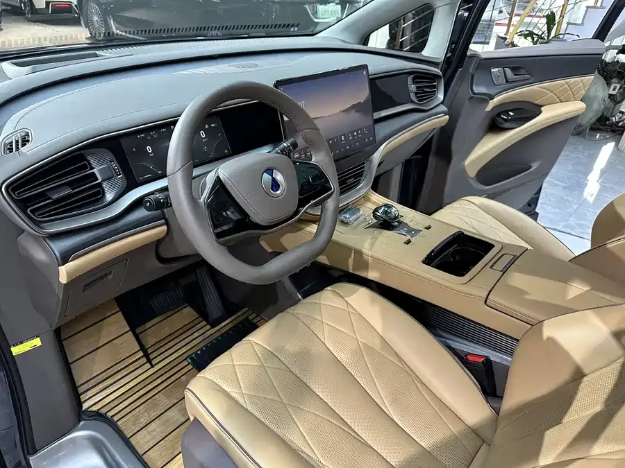 BYD D9 BYD D9 2022 DM-i 970 4WD Flagship Model 2023 — миниатюра 4