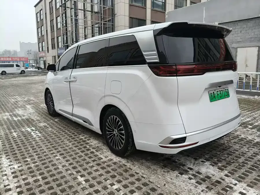 BYD D9 BYD D9 2022 DM-i 970 4WD Flagship Model 2023 — миниатюра 5