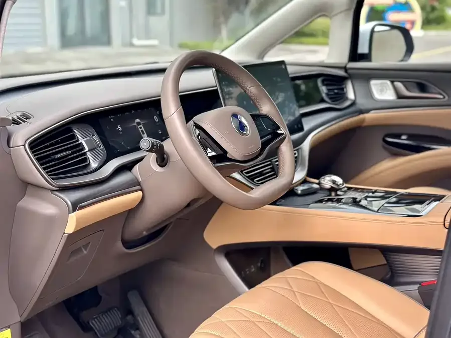 BYD D9 BYD D9 2022 DM-i 970 4WD Flagship Model 2024 — миниатюра 2