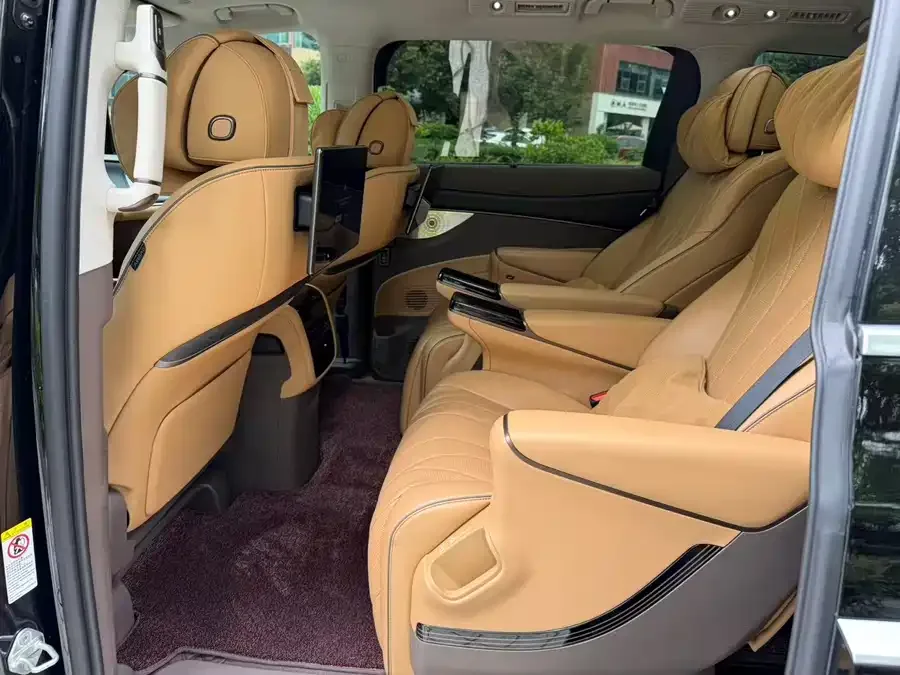 BYD D9 BYD D9 2022 DM-i 970 4WD Flagship Model 2024 — миниатюра 5