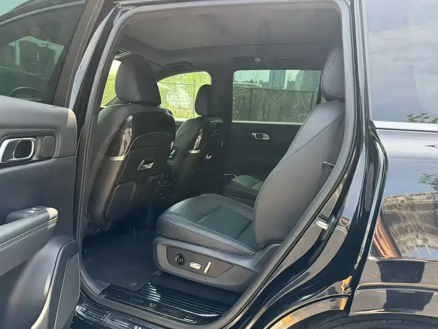 Li Xiang One Ideal ONE 2021 extended range 6-seater version 2022 — миниатюра 3