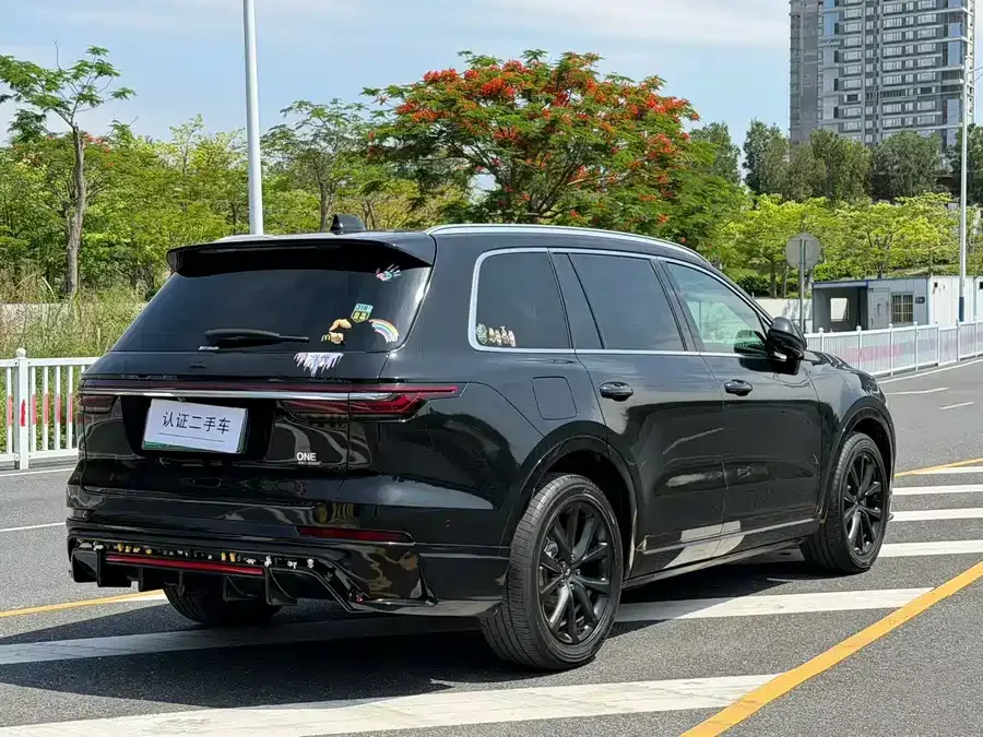 Li Xiang One Ideal ONE 2021 extended range 6-seater version 2022 — миниатюра 4