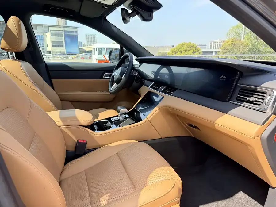 Li Xiang One Ideal ONE 2021 extended range 6-seater version 2022 — миниатюра 3