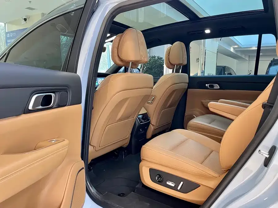Li Xiang One Ideal ONE 2021 extended range 6-seater version 2022 — миниатюра 3