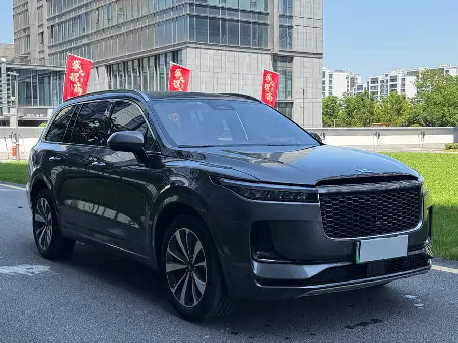 Li Xiang One Ideal ONE 2021 extended range 6-seater version 2022 — миниатюра 4