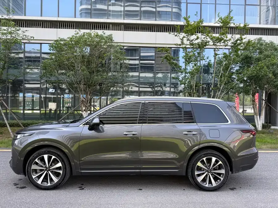 Li Xiang One Ideal ONE 2021 extended range 6-seater version 2022 — миниатюра 5