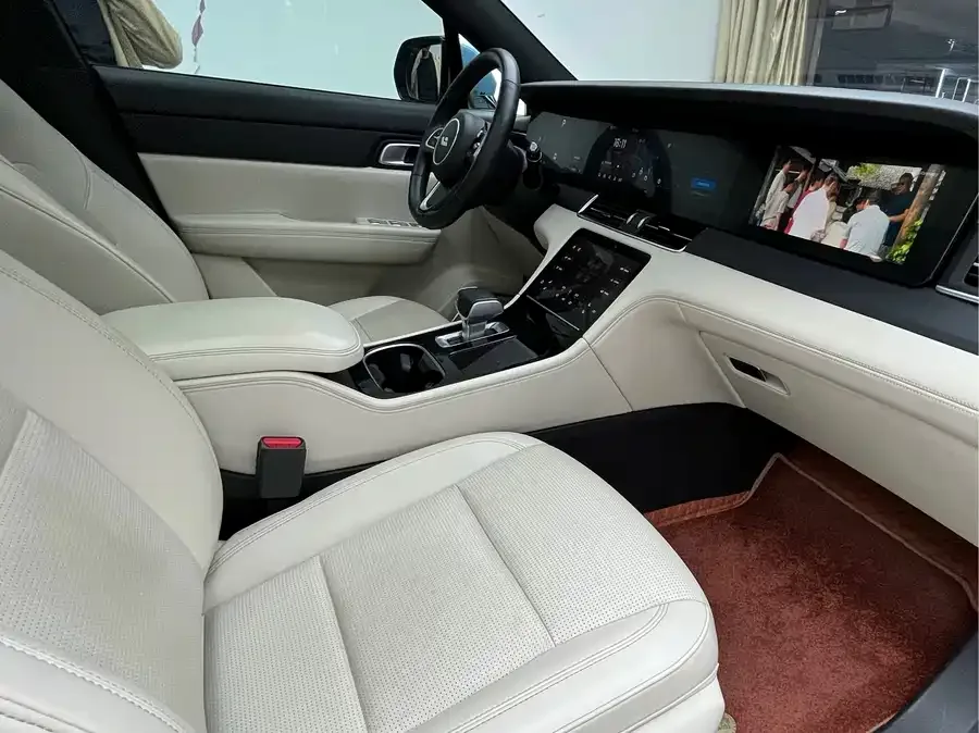 Li Xiang One Ideal ONE 2021 extended range 6-seater version 2022 — миниатюра 5