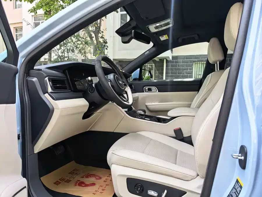 Li Xiang One Ideal ONE 2021 extended range 6-seater version 2022 — миниатюра 4