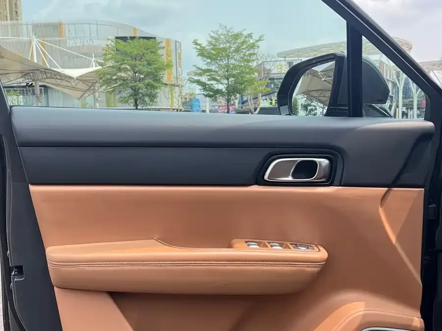 Li Xiang One Ideal ONE 2021 extended range 6-seater version 2022 — миниатюра 5